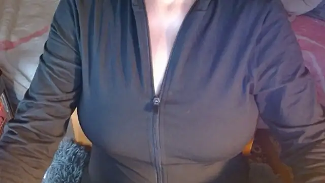 Snapshot of MysteryLadyxXx chatting on 6, 2, 2026 MysteryLadyxXx online show from 6, 2, 2026