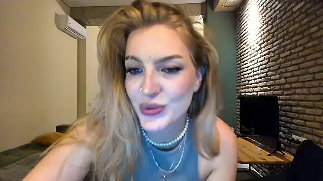 Snapshot of fifteenpoem chatting on 5, 6, 2026 fifteenpoem online show from 5, 6, 2026