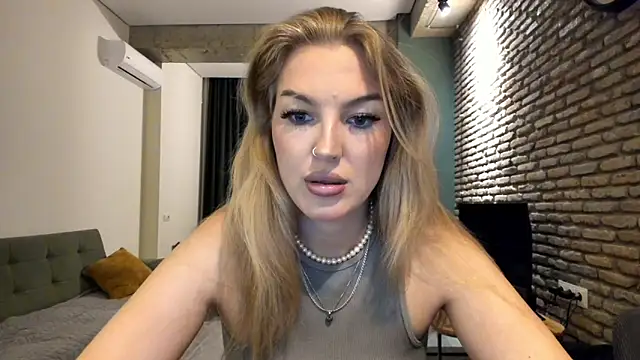 Snapshot of fifteenpoem chatting on 15, 6, 2026 fifteenpoem online show from 15, 6, 2026