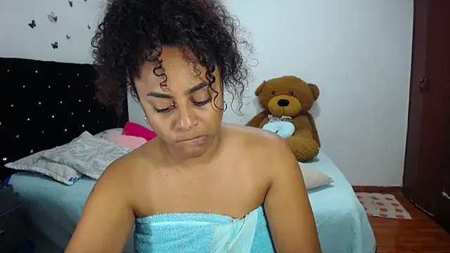 BellaKarla online show from 8, 11, 2025