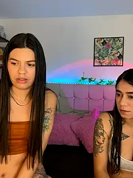Snapshot of Layla_Rachel chatting on 2, 11, 2025 Layla Rachel online show from 2, 11, 2025