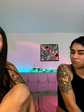 Snapshot of Layla_Rachel chatting on 2, 11, 2025 Layla Rachel online show from 2, 11, 2025