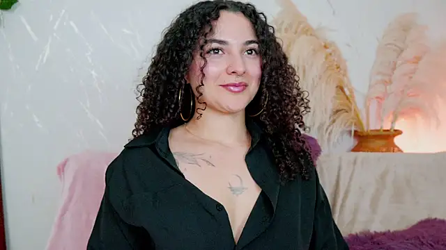 Snapshot of merida_bell18 chatting on 3, 7, 2026 merida bell18 online show from 3, 7, 2026