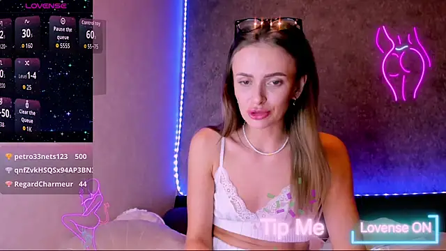 madina taher online show from 4, 10, 2025