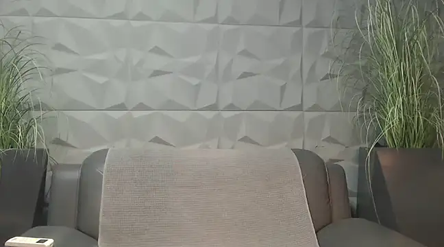 Antoniodiamond online show from 5, 3, 2025