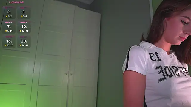 Snapshot of -JuicyMolly- chatting on 4, 10, 2025 -JuicyMolly- online show from 4, 10, 2025