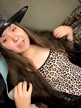 Snapshot of Var_Kiss chatting on 4, 11, 2025 Var Kiss online show from 4, 11, 2025