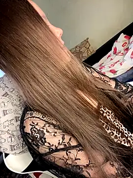 Snapshot of Var_Kiss chatting on 6, 10, 2025 Var Kiss online show from 6, 10, 2025