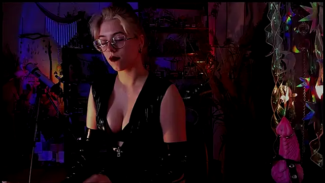 Snapshot of Scarlett_Wanner chatting on 9, 12, 2024 Scarlett Wanner online show from 9, 12, 2024