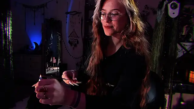 Snapshot of Scarlett_Wanner chatting on 4, 10, 2025 Scarlett Wanner online show from 4, 10, 2025