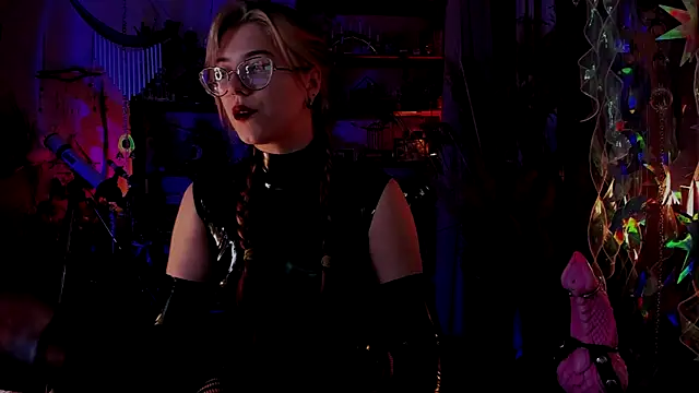 Snapshot of Scarlett_Wanner chatting on 15, 12, 2024 Scarlett Wanner online show from 15, 12, 2024