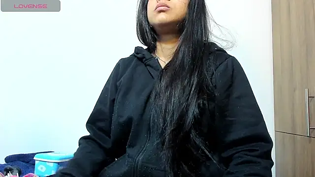 Bessie32 online show from 2, 12, 2025