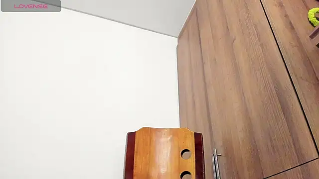 Bessie32 online show from 11, 4, 2026