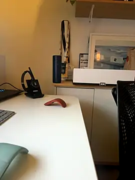 GrowHuge online show from 3, 11, 2025