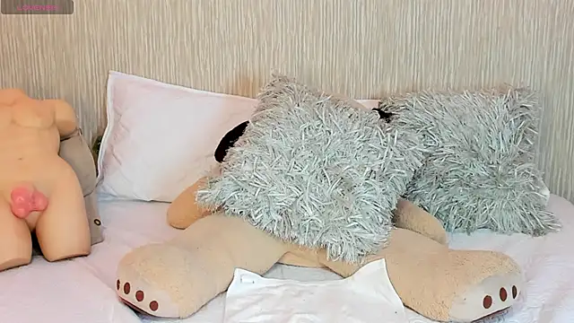 Doll Loren online show from 16, 10, 2025