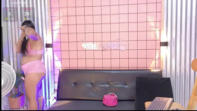 mensia hernandz online show from 5, 11, 2025