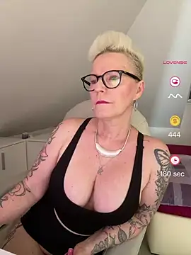 Snapshot of German_Milf chatting on 7, 6, 2026 German Milf online show from 7, 6, 2026