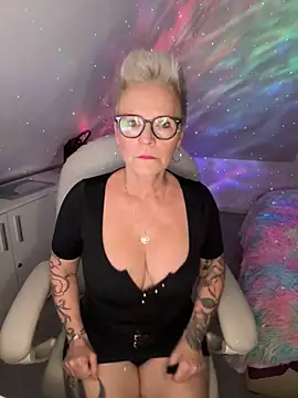 Snapshot of German_Milf chatting on 28, 10, 2025 German Milf online show from 28, 10, 2025