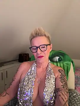 Snapshot of German_Milf chatting on 28, 11, 2025 German Milf online show from 28, 11, 2025