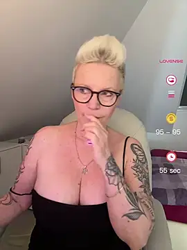 Snapshot of German_Milf chatting on 8, 6, 2026 German Milf online show from 8, 6, 2026