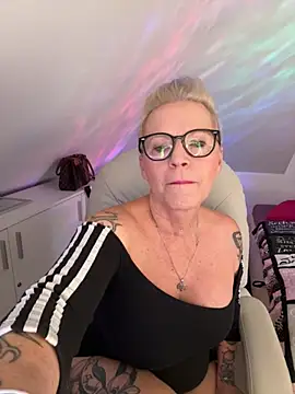 Snapshot of German_Milf chatting on 3, 11, 2025 German Milf online show from 3, 11, 2025