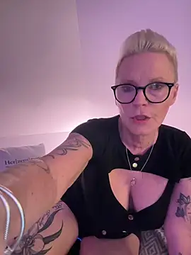 Snapshot of German_Milf chatting on 11, 3, 2025 German Milf online show from 11, 3, 2025