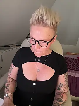 German Milf online show from 6, 1, 2026