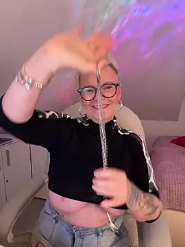 German Milf online show from 14, 4, 2026