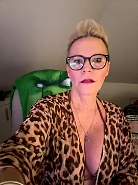 Snapshot of German_Milf chatting on 29, 11, 2025 German Milf online show from 29, 11, 2025