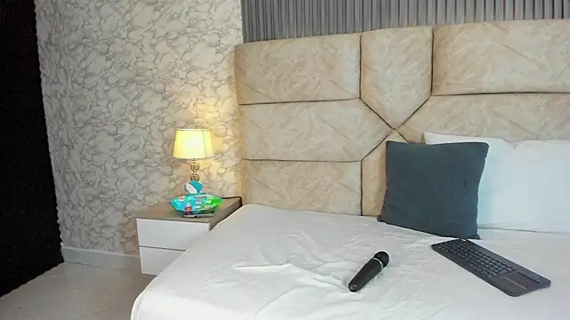 Snapshot of Cris__sweet chatting on 27, 9, 2025 Cris sweet online show from 27, 9, 2025