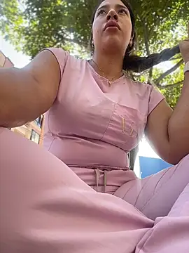 daniela henao online show from 22, 5, 2026