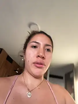 daniela henao online show from 9, 6, 2026