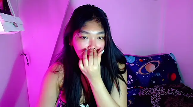 TR4NSCUTI3 online show from 26, 2, 2025