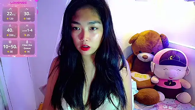 TR4NSCUTI3 online show from 26, 9, 2025