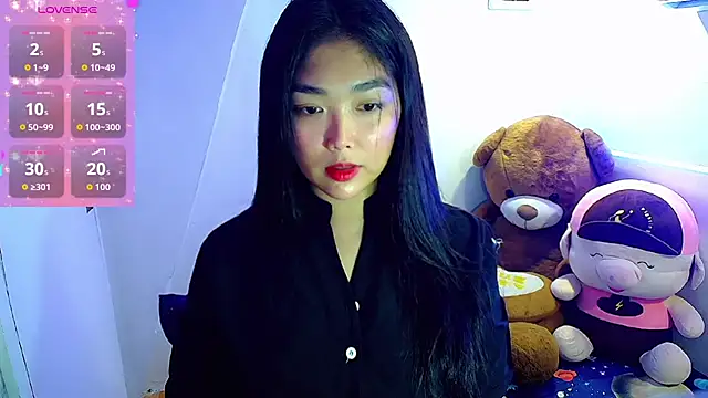 TR4NSCUTI3 online show from 30, 9, 2025