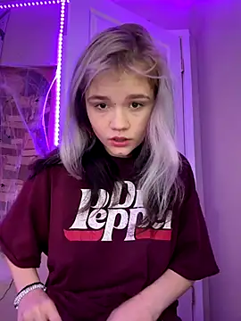 Cutiepiespanks online show from 3, 11, 2025