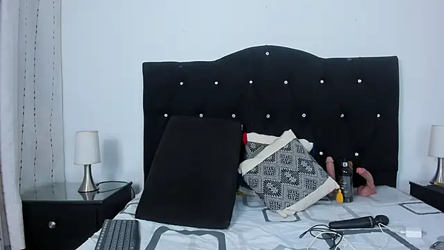 Keira Lennox online show from 12, 9, 2025