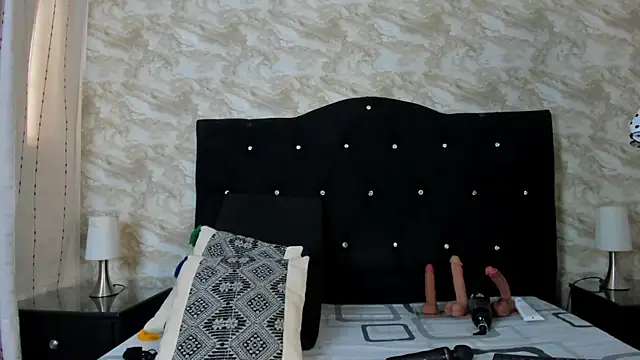 Keira Lennox online show from 21, 10, 2025