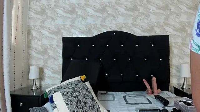 Keira Lennox online show from 24, 10, 2025