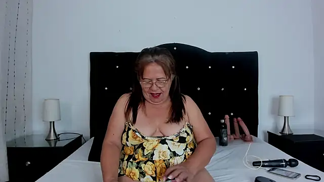 Keira Lennox online show from 11, 9, 2025