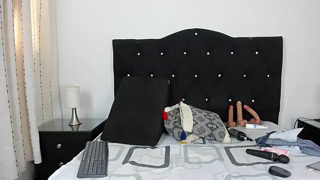 Keira Lennox online show from 2, 10, 2025