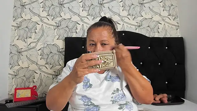 Keira Lennox online show from 7, 1, 2026