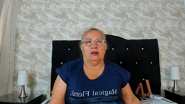 Keira Lennox online show from 20, 10, 2025