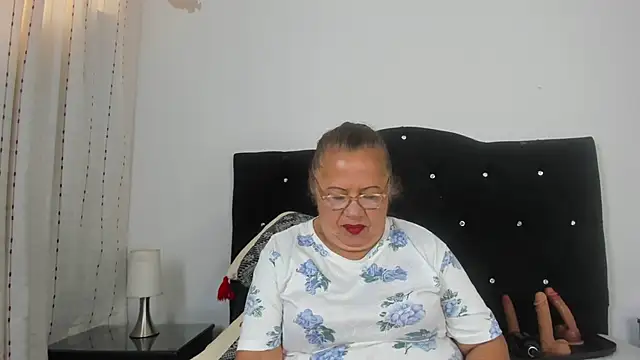 Keira Lennox online show from 11, 11, 2025