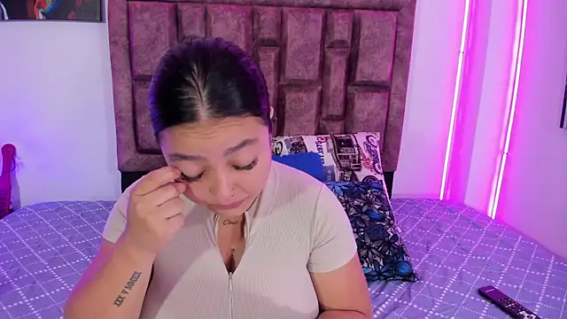 NaughtyAnaa online show from 21, 10, 2025