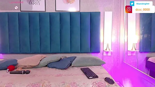 MiaMidnnightt online show from 2, 12, 2025