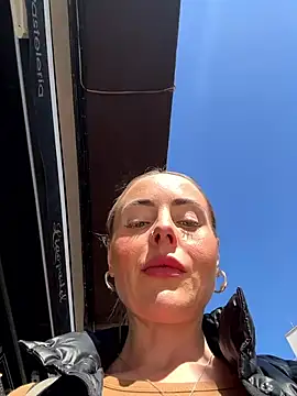 Snapshot of EmaSalis chatting on 16, 2, 2025 EmaSalis online show from 16, 2, 2025