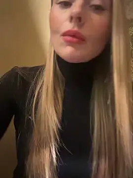 Snapshot of EmaSalis chatting on 27, 2, 2025 EmaSalis online show from 27, 2, 2025