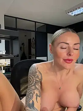 Snapshot of EmaSalis chatting on 23, 2, 2025 EmaSalis online show from 23, 2, 2025