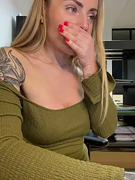 Snapshot of EmaSalis chatting on 26, 2, 2025 EmaSalis online show from 26, 2, 2025